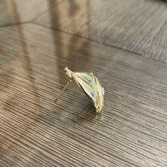 Vintage Gold-tone Sailboat Pin - Picture 14 of 16